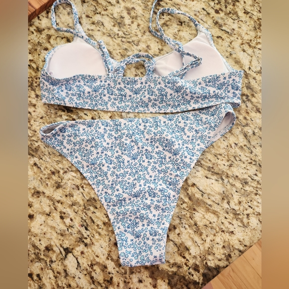 Floems two piece swimming suit, size Small - Picture 5 of 7
